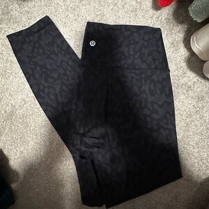 Lululemon Black Patterned Leggings wunder under